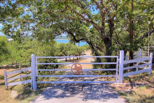 Blue Diamond Retreat Home image 2