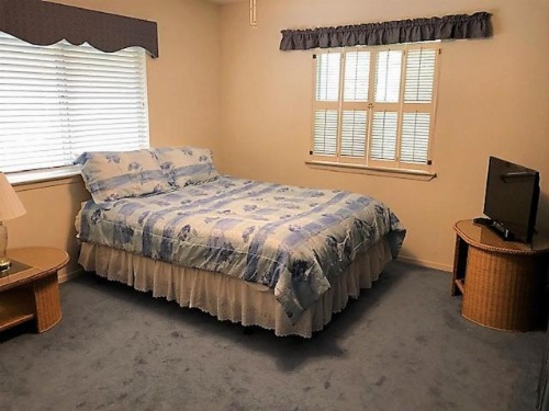 Blue Diamond Retreat Home image 24